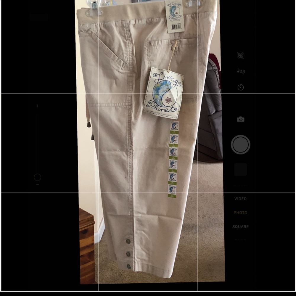 Khaki crop pants by Living Planet